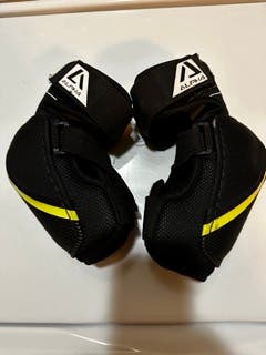 Used Medium Warrior Alpha DX4 Elbow Pads