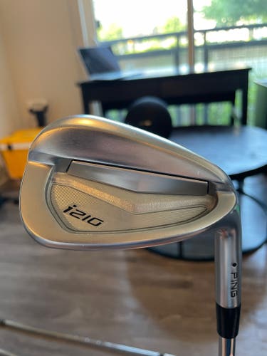Men's Used Ping Right Handed i210 Iron Set Stiff Flex 4-PW