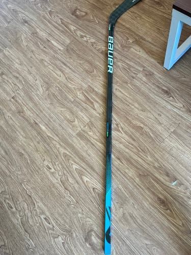 Senior Right Handed P92 Pro Stock Nexus Geo Hockey Stick