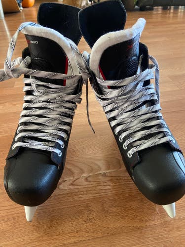 Used Bauer Regular Width Size 11 Vapor Hockey Skates