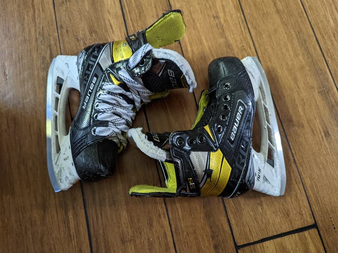 Used Bauer Supreme 3S Hockey Skates Regular Width Size 2
