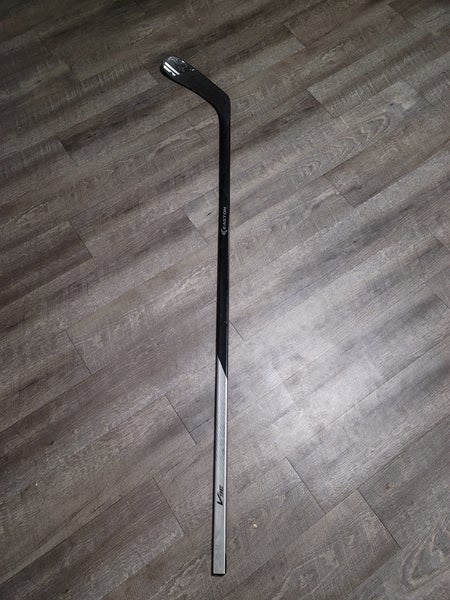 New Easton V9E E28 Flex 100 Adult Hockey Stick Left