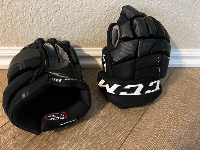 CCM 11" QLT290 Gloves