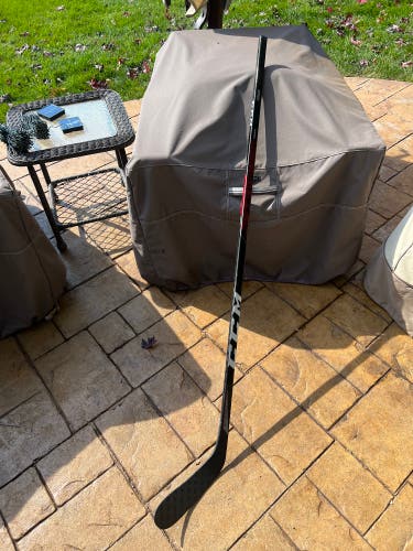 New Right Handed P28 Pro Stock Jetspeed Team Hockey Stick