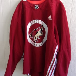 ARIZONA COYOTES worn/used red Adidas practice jersey (size 58) from 2017-2021 NHL seasons