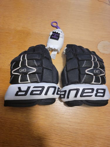 Rare Bauer 4 roll gloves 10"