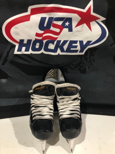 Junior Bauer Size 4 Supreme S190 Hockey Goalie Skates