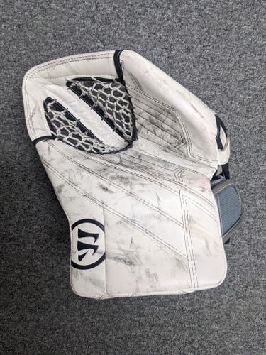 Used Regular Warrior Ritual G4 Intermediate Goalie Glove