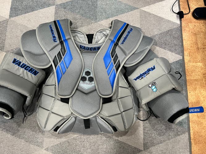 Used Senior Small Vaughn Velocity VE8 Goalie Chest Protector