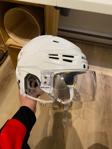 Pro Stock White Medium Bauer Re-Akt Helmet VN padding