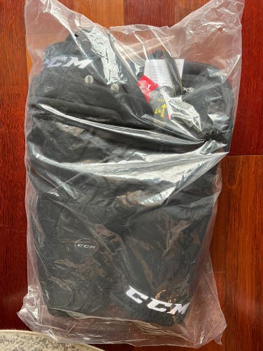 Senior Medium CCM Pro Stock Tacks 7092 Hockey Pants