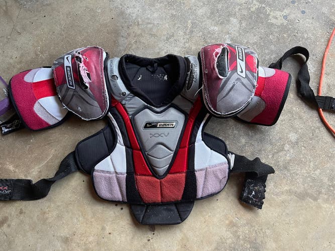 Senior Large Bauer  Vapor XXV Shoulder Pads
