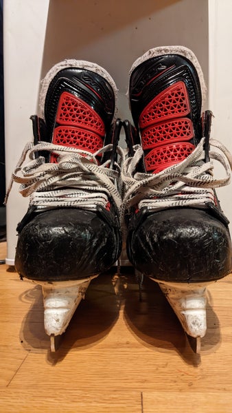 Senior Used Bauer Vapor 1X Hockey Skates Regular Width Size 7.5