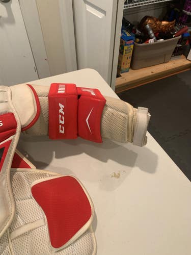 Used Large CCM Extreme Flex Shield E2.5 Goalie Chest Protector