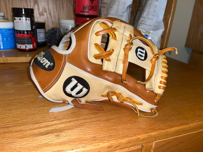 Infield 11.5" A2000 Baseball Glove