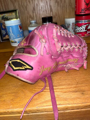 Pitcher's Diamanté 12" Baseball Glove