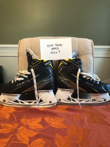 Used CCM Regular Width Size 7 Tacks 5092 Hockey Skates