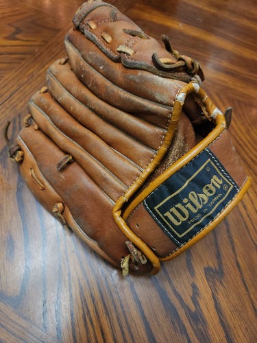 Wilson A2174 Richie Zisk model Right Hand Throw Infield Baseball Glove. Game Ready