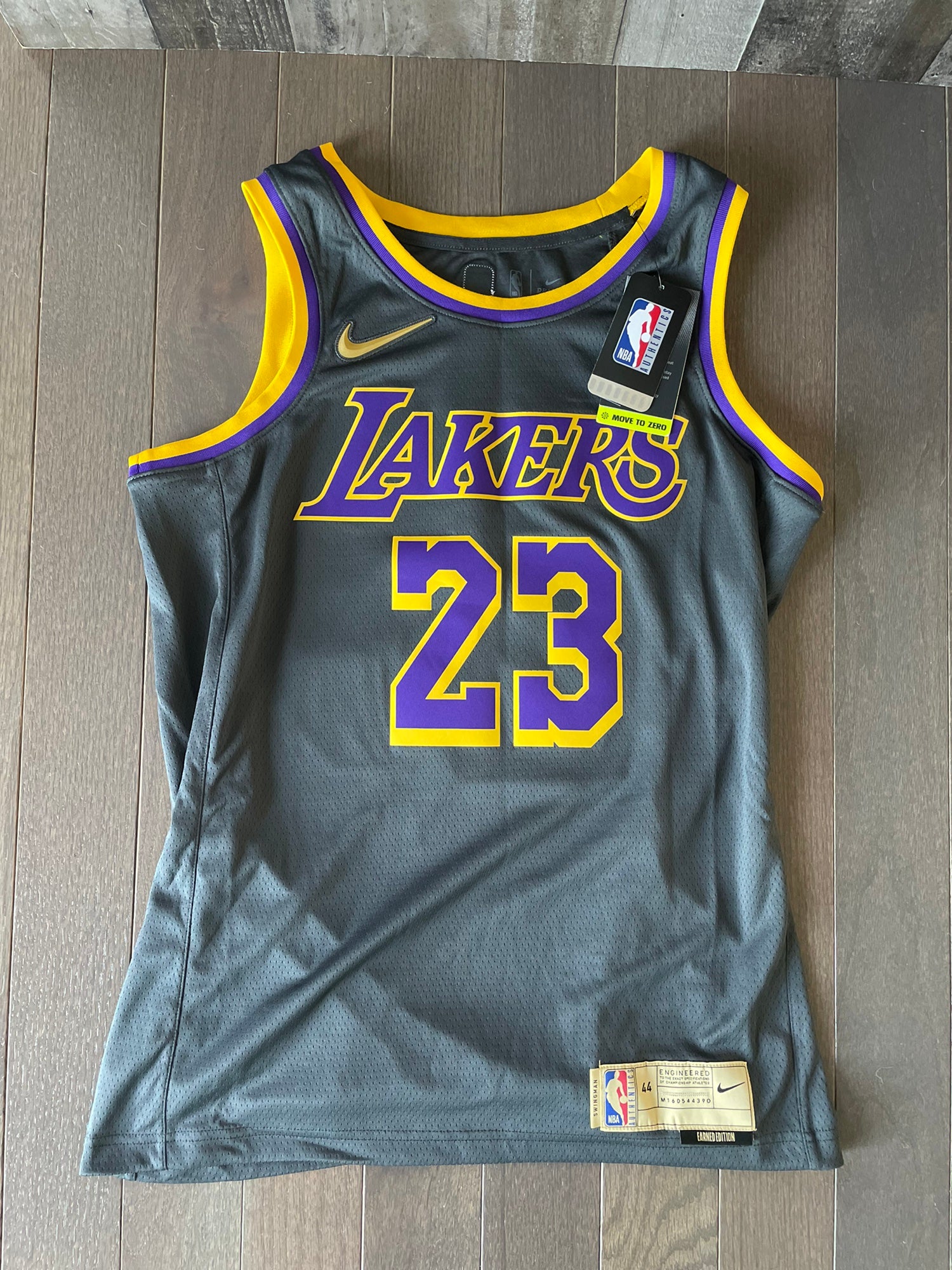LeBron James Lakers Earned Edition NBA Jersey, Men's Fashion