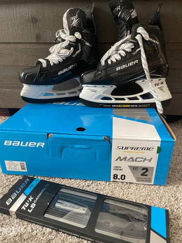 New Bauer Size 8 Supreme Mach Hockey Skates