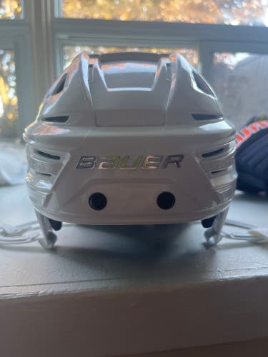 Used Small Bauer Pro Stock Re-Akt 150 Helmet