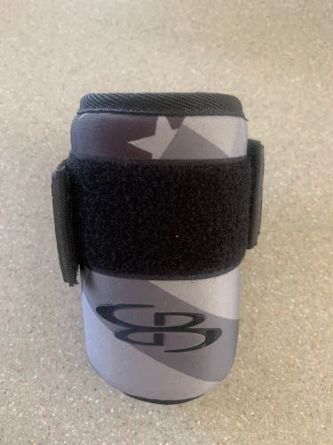 Boombah youth elbow guard