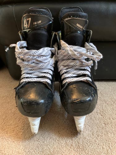 Used Bauer Regular Width Pro Stock Size 9.5 Supreme 2S Pro Hockey Skates