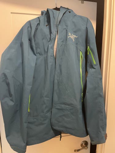 Green Used XL Arc'teryx Sabre AR Jacket - Great Condition