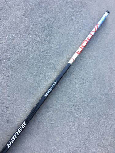Bauer Vapor Hyperlite Hockey Stick P28  Used Left Hand