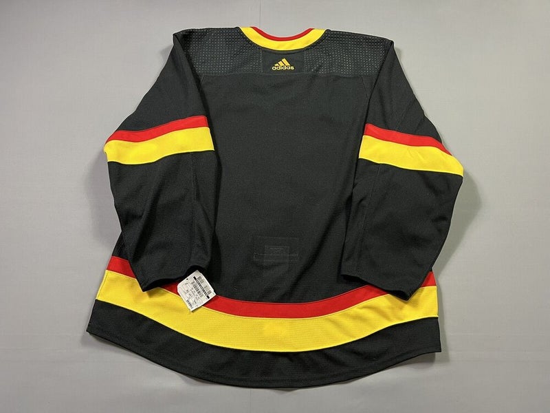 Vancouver Canucks Black Adult Size 46 Adidas Jersey-NWT