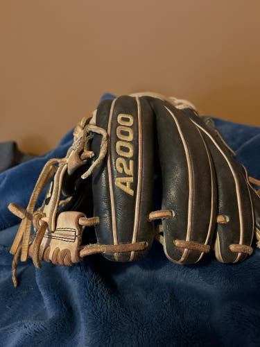 11.5" A2000 Baseball Glove (needs To Be Replaced)