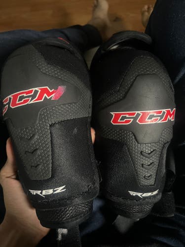 Used Medium CCM RBZ 130 Elbow Pads
