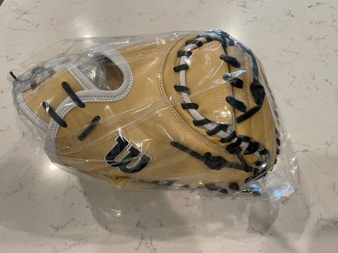 Brand New Wilson A2000 PF33 All Blonde Catcher's Glove 33" WTA20RB19PFCM33