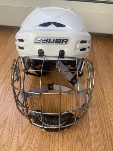 Medium Bauer 9900 Helmet