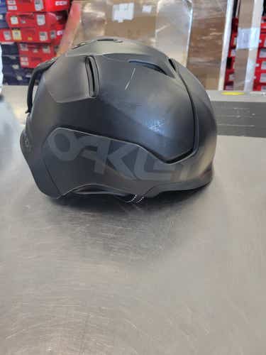 Used Oakley Lg Ski Helmets