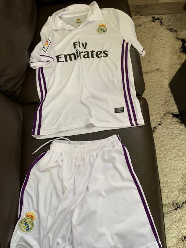 Real Madrid Ronaldo Jersey and shorts