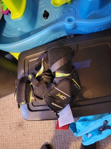 New Small Warrior Alpha DX Elbow Pads