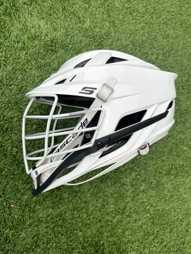 *USED* Cascade S Helmet (ALL WHITE)