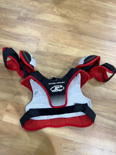 Used Youth Large Total Hockey Shoulder Pads