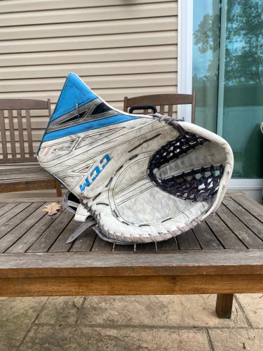CCM EFlex 4 Goalie Glove, 580 Break