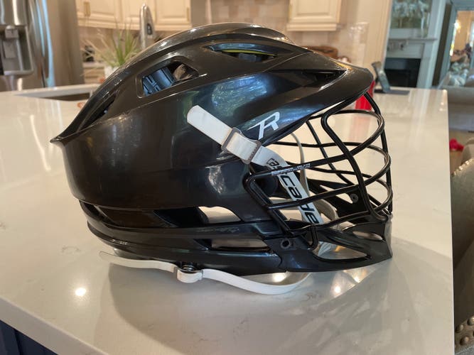 Player's Cascade R Helmet
