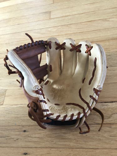 Infield 11.5" Rawlings Heart of the Hide Baseball Glove