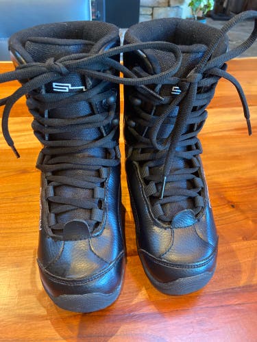 Unisex Five Forty Snowboard Boots Youth Size 1