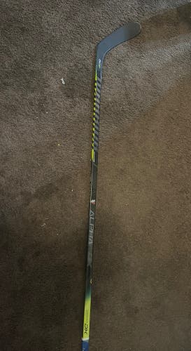 Senior Right Handed P28 Pro Stock Alpha DX Hockey Stick