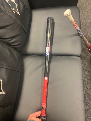 BBCOR Certified  (-3) 30 oz 33" baum bat Bat