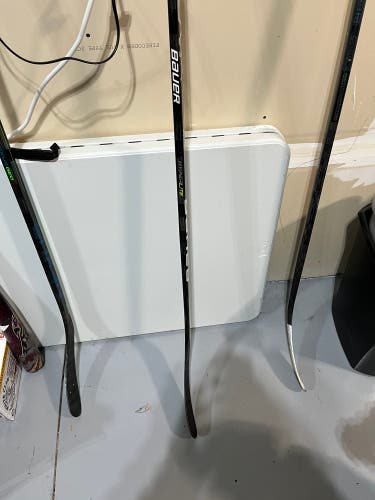 Senior Right Handed P92M  Vapor FlyLite Hockey Stick