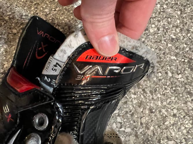Used Bauer Vapor 3X Hockey Skates - Intermediate Size 4.5, Fit 2