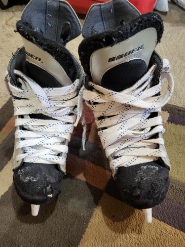 Senior Used Bauer Vapor SFL Hockey Skates Regular Width Size 5