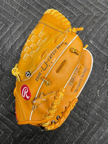 Rawlings Ken Griffey Jr. Signature Youth Baseball Mitt 1” Left