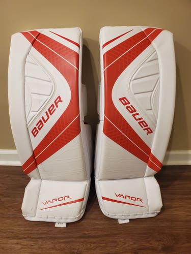 Used Bauer Vapor X900 Goalie Leg Pads, Senior Small